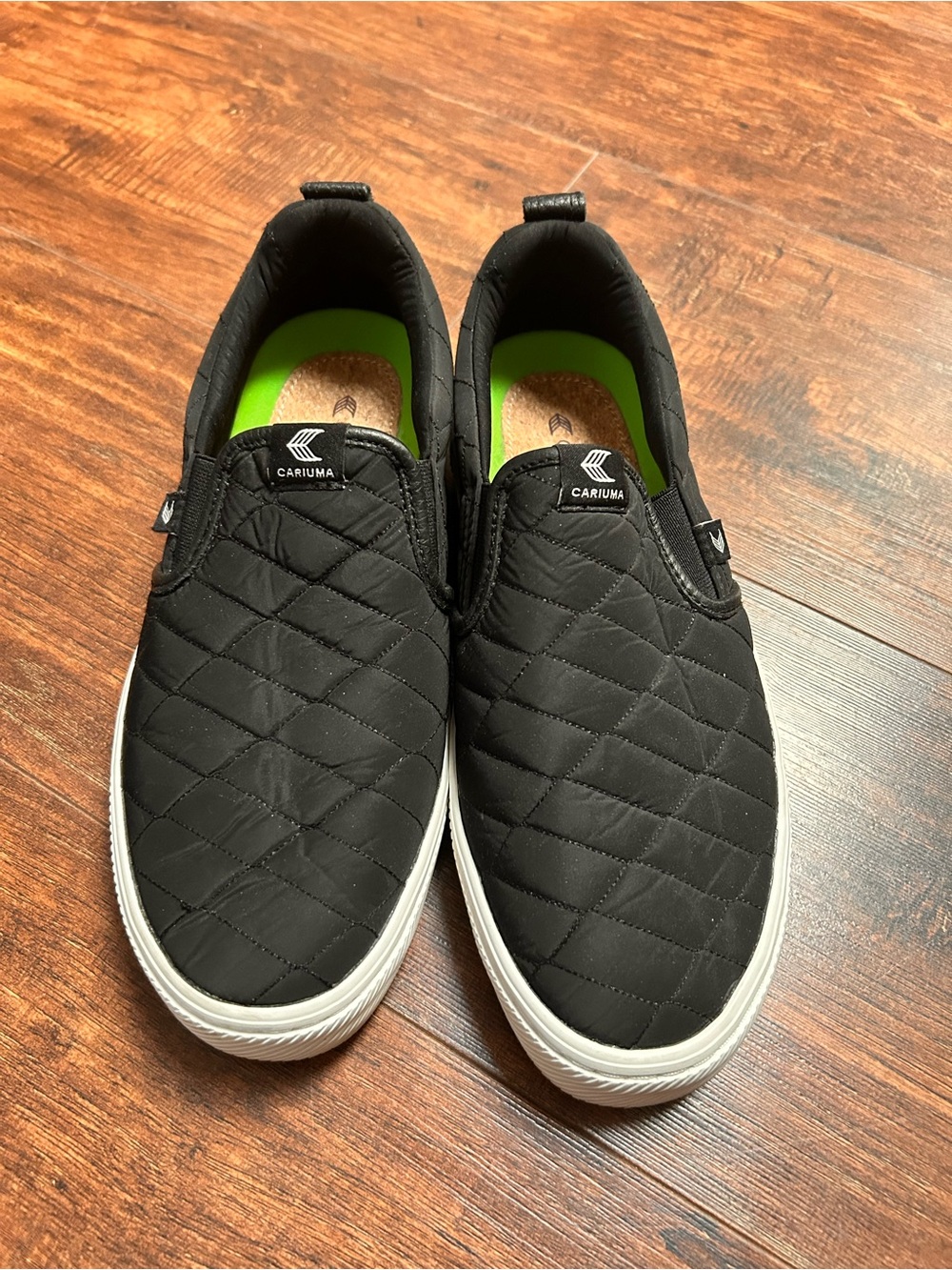 Cariuma Quilted Slip-On Sneakers in Black with White Sole womens siz 9.5